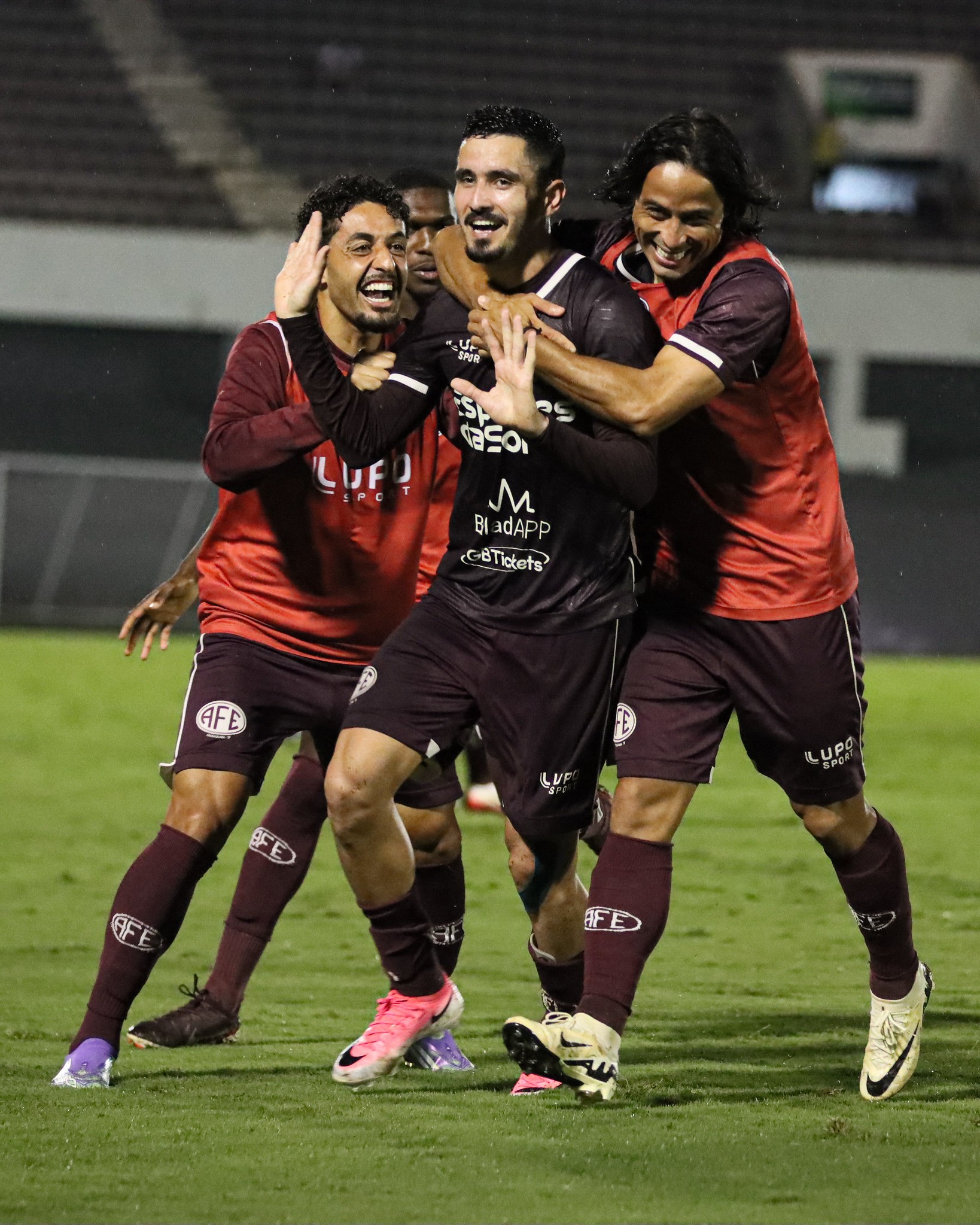 Vitor Barreto vive bom momento no quadrangular da Série C e ganha elogios de Corrêa