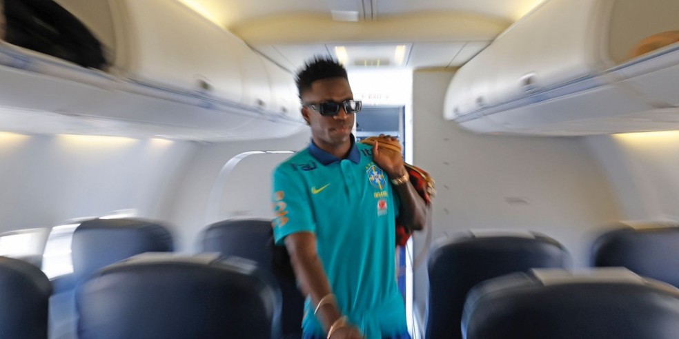 Vini Jr j&aacute; est&aacute; em Los Angeles para a estreia na Copa Am&eacute;rica &mdash; Foto: Rafael Ribeiro / CBF