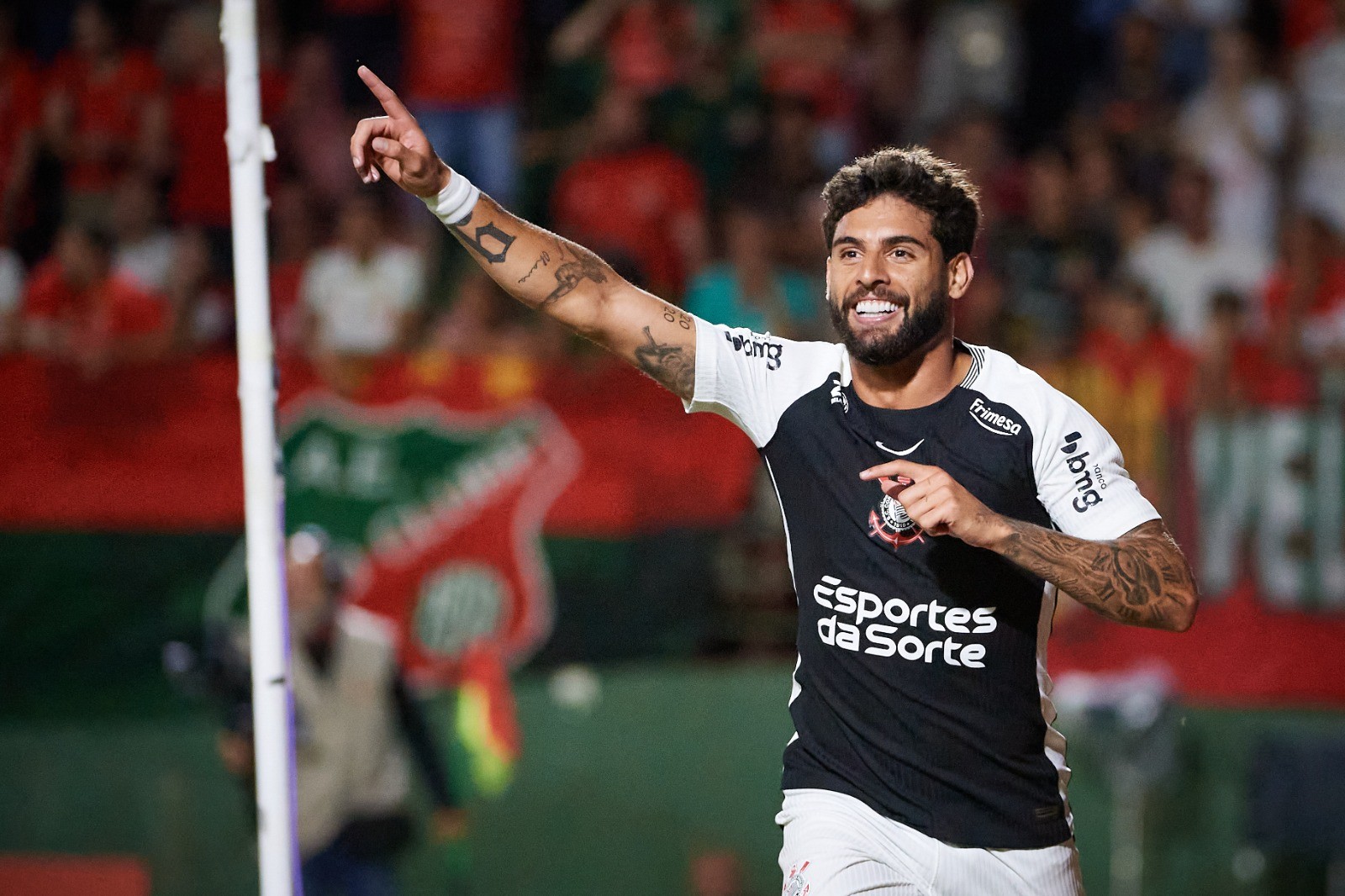 Yuri Alberto brilha em partida apática e garante triunfo do Corinthians