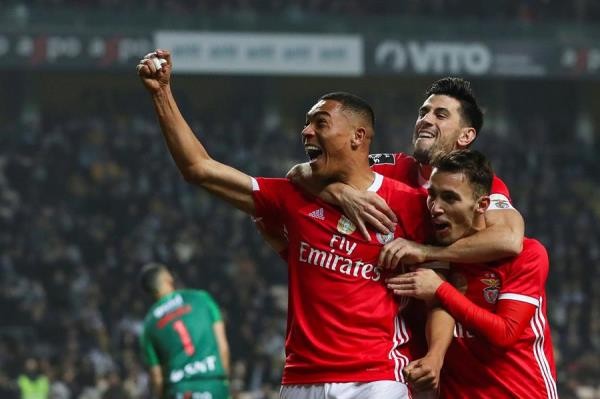 Com dois de Carlos Vinícius, Benfica goleia o Boavista por 4 a 1 no ...