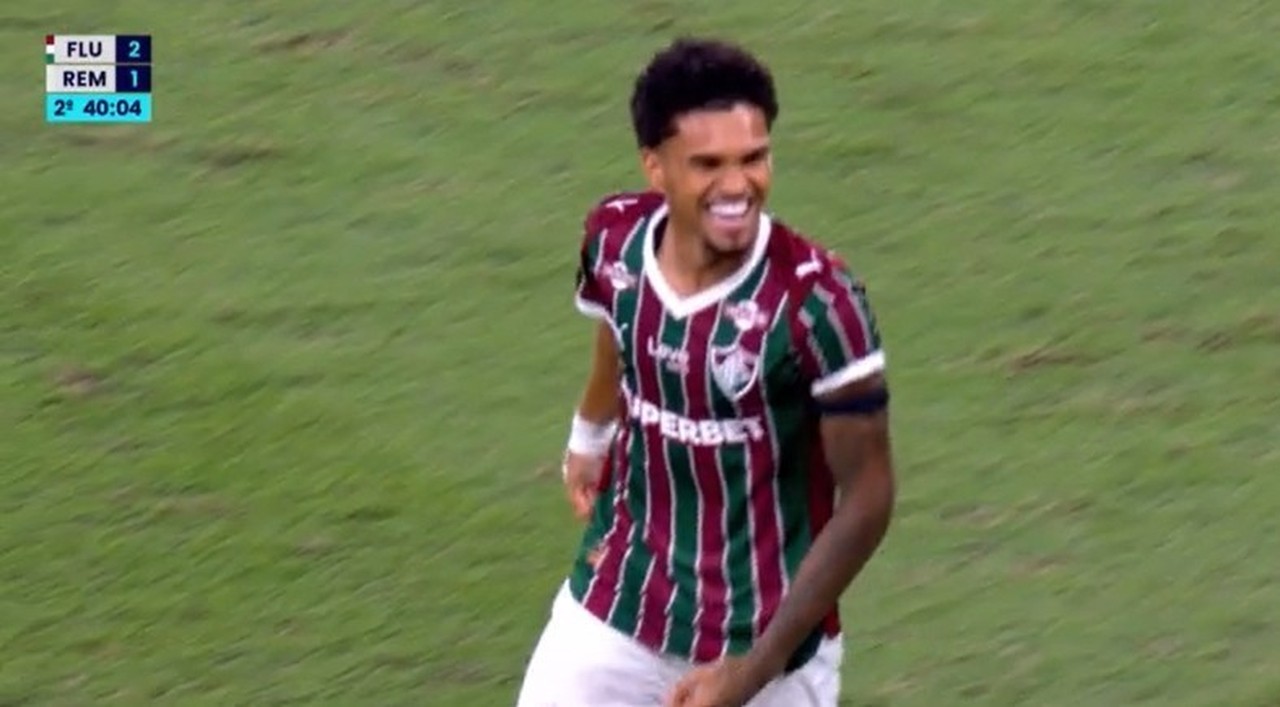 Riquelme brilha em virada do Fluminense e se torna opção após demissão de Zubeldía