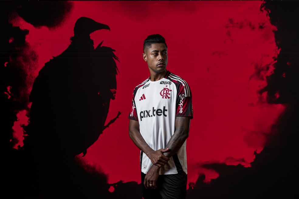Flamengo lança novo uniforme para a temporada 2025 — Foto: Divulgação