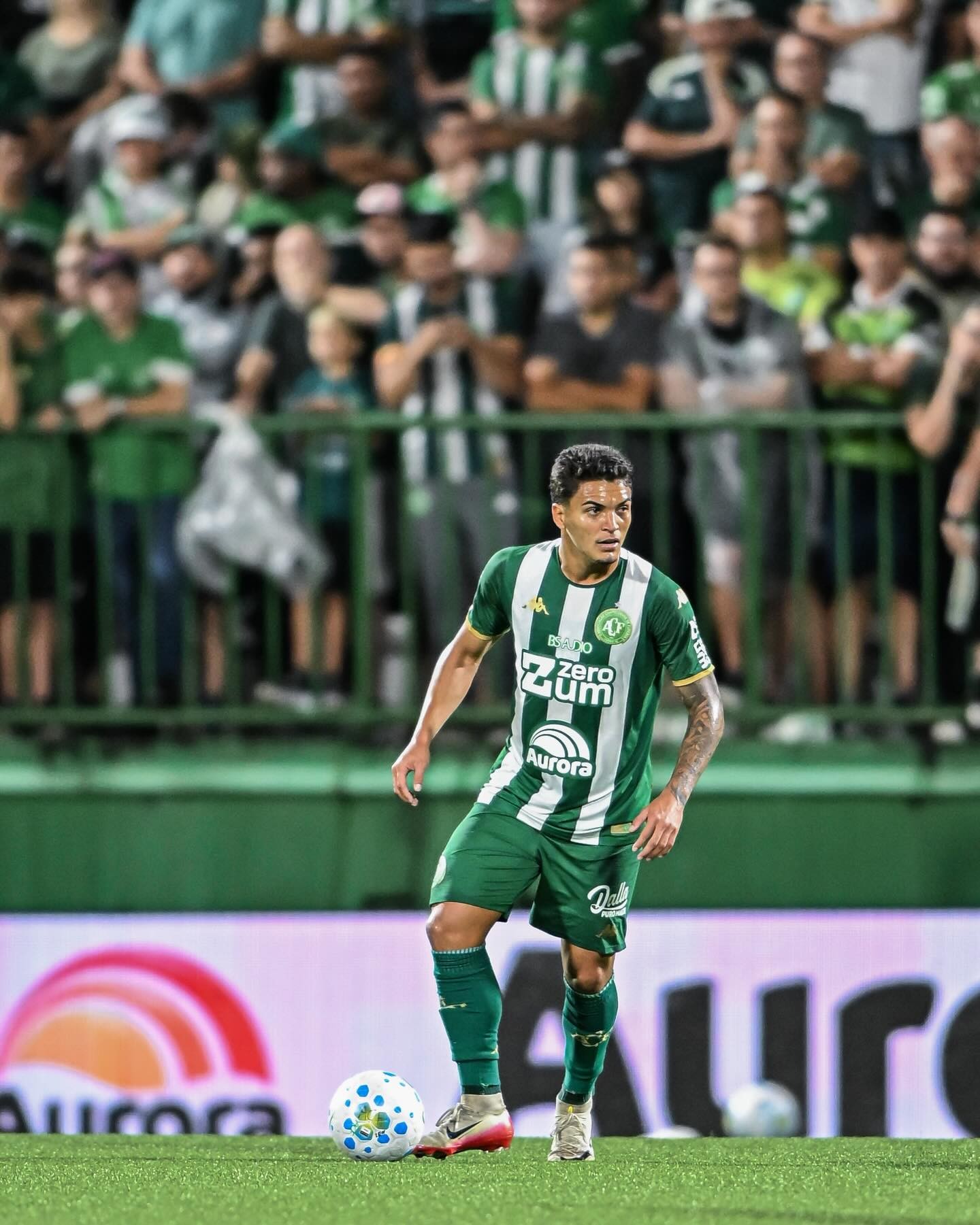 Volante João Vitor não faz mais parte do elenco da Chapecoense