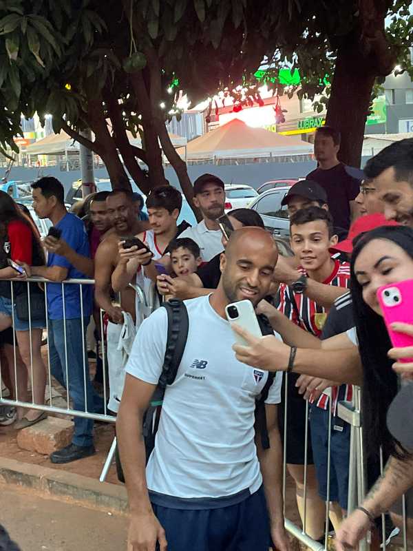 São Paulo enfrenta Corinthians em Brasília com lista de relacionados divulgada.