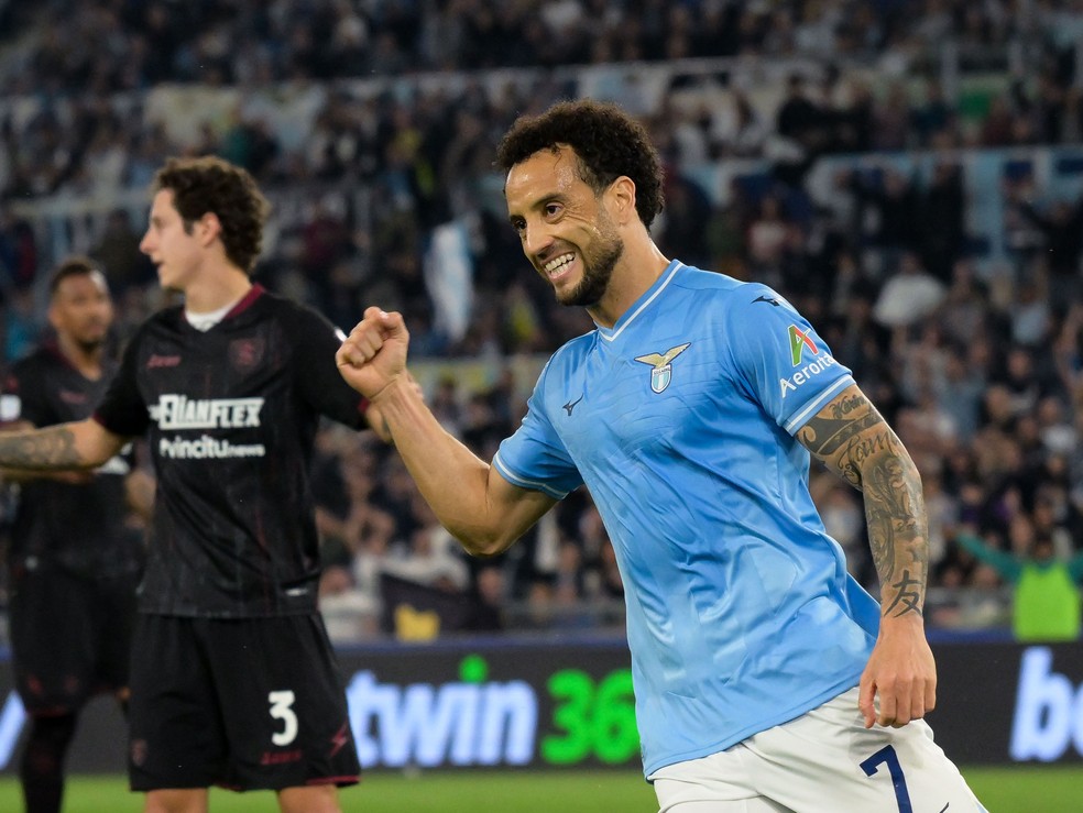 Felipe Anderson comemora gol em Lazio x Salernitana — Foto: Silvia Lore/Getty Images