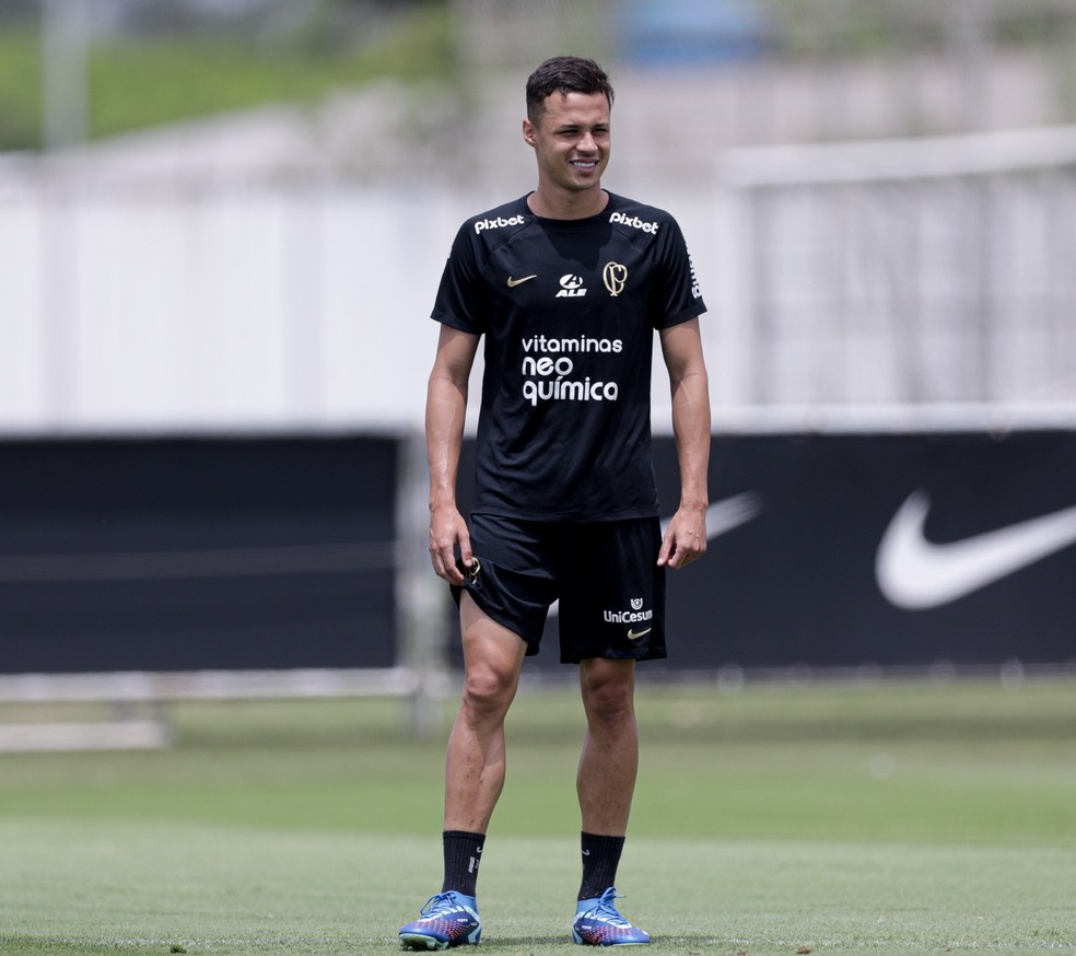Matheus Araújo em treino do Corinthians — Foto: Rodrigo Coca/Ag. Corinthians