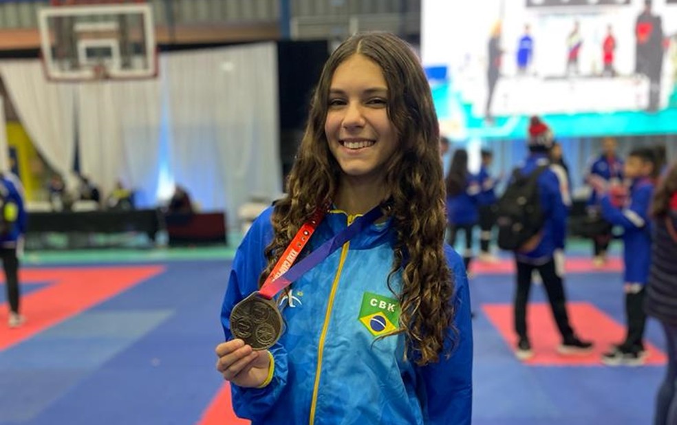 Mineira de 13 anos é campeã do Pan-Americano de Karatê no Chile — Foto: Divulgação/Academia Ninho de Campeões