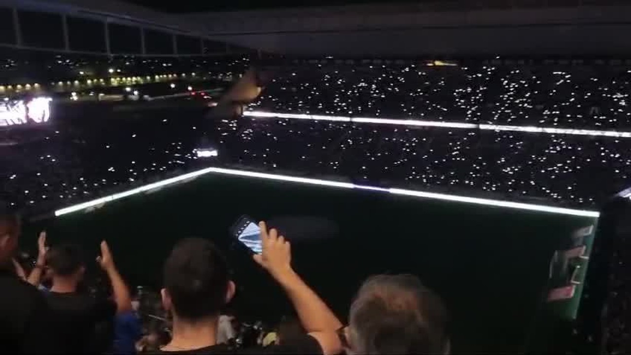 Torcida do Corinthians vibra com escalaçãogrêmio e cruzeiro palpiteMemphis como titular