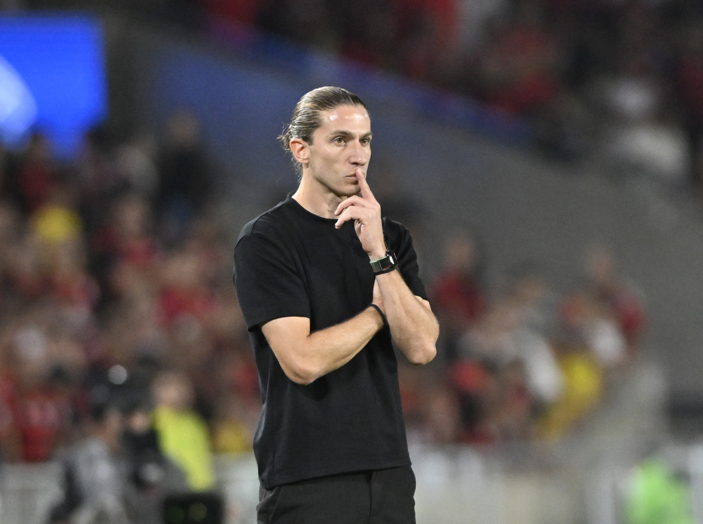 Filipe Luís vê queda do Flamengo na etapa final, mas valoriza vitória por 1 a 0: 