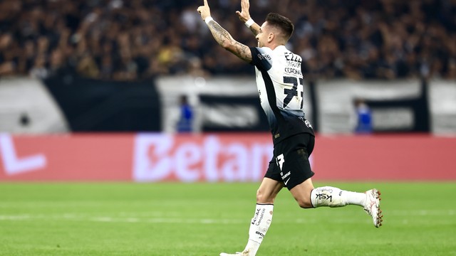 Igor Coronado comemora gol do Corinthians sobre o Velo Clube