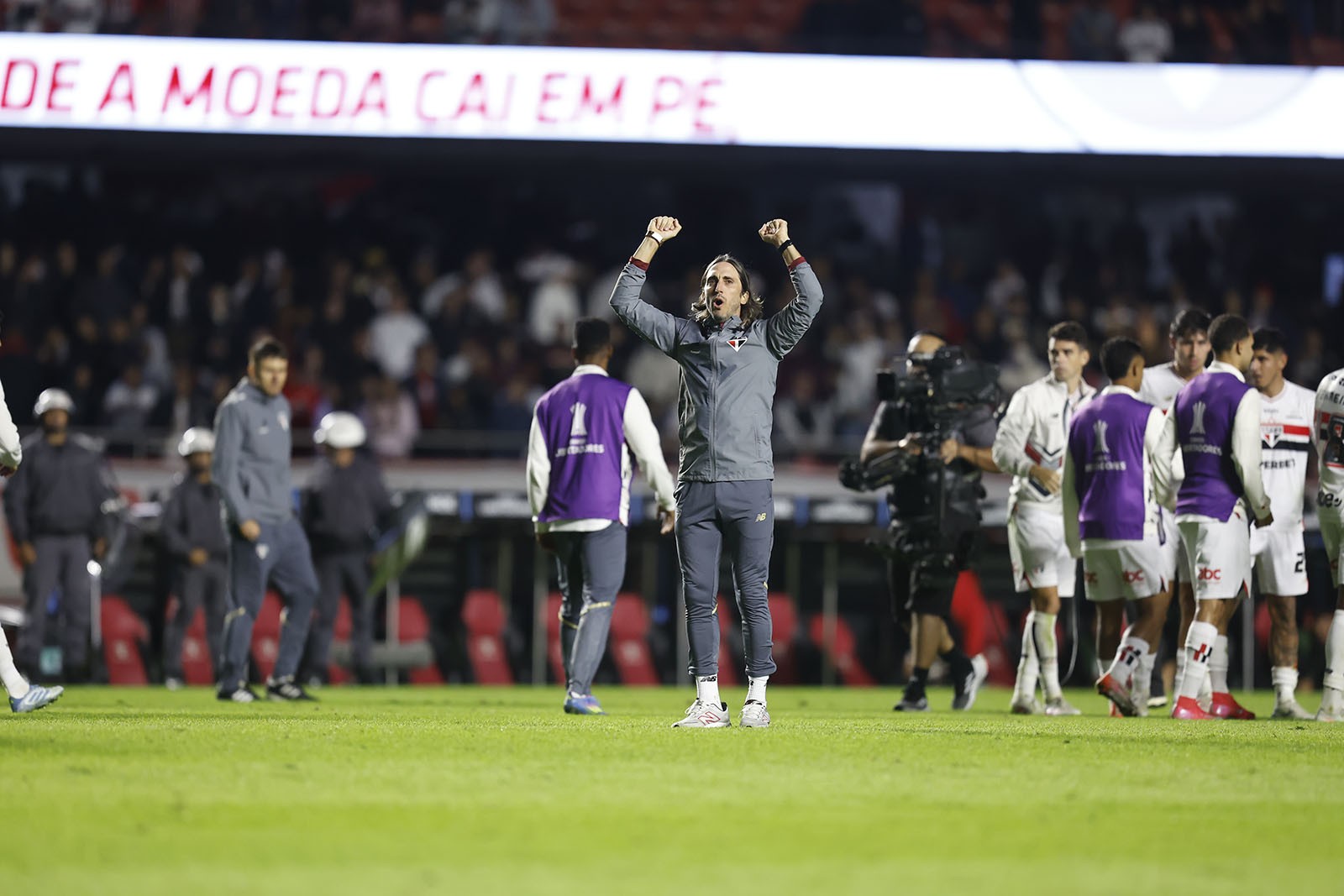 DANDO RESULTADO! Zubeldía é o 2º a mais utilizar jogadores da base no São Paulo desde 2022