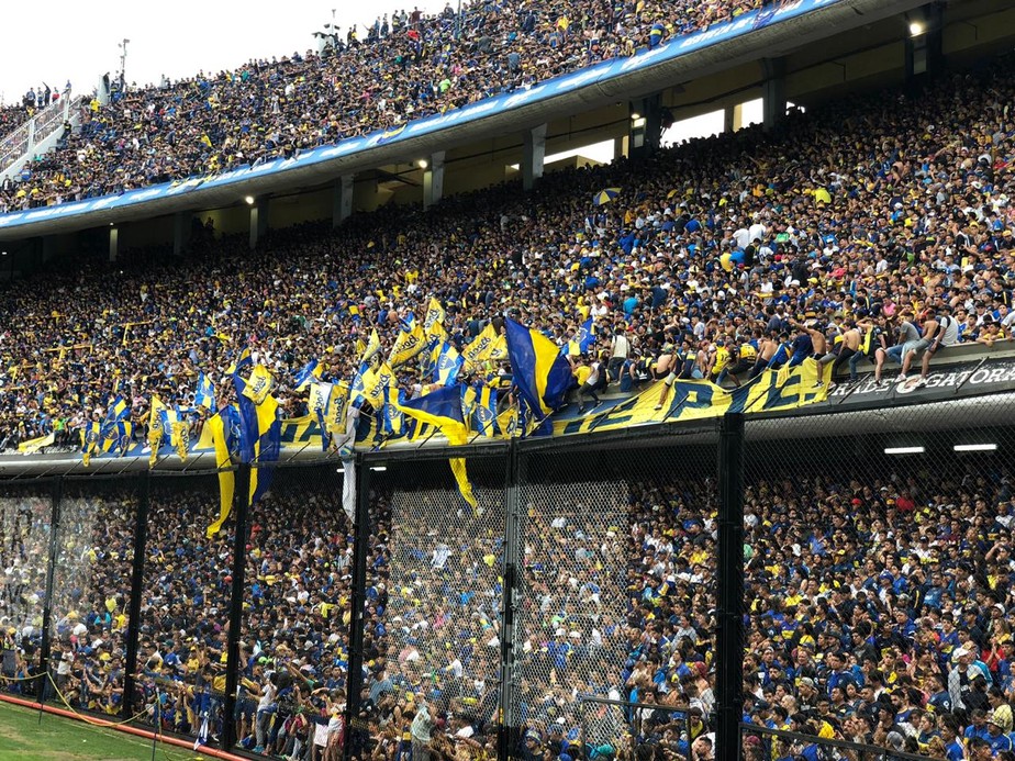 Boca Juniors se despede da Bombonera com empate e apoio dos