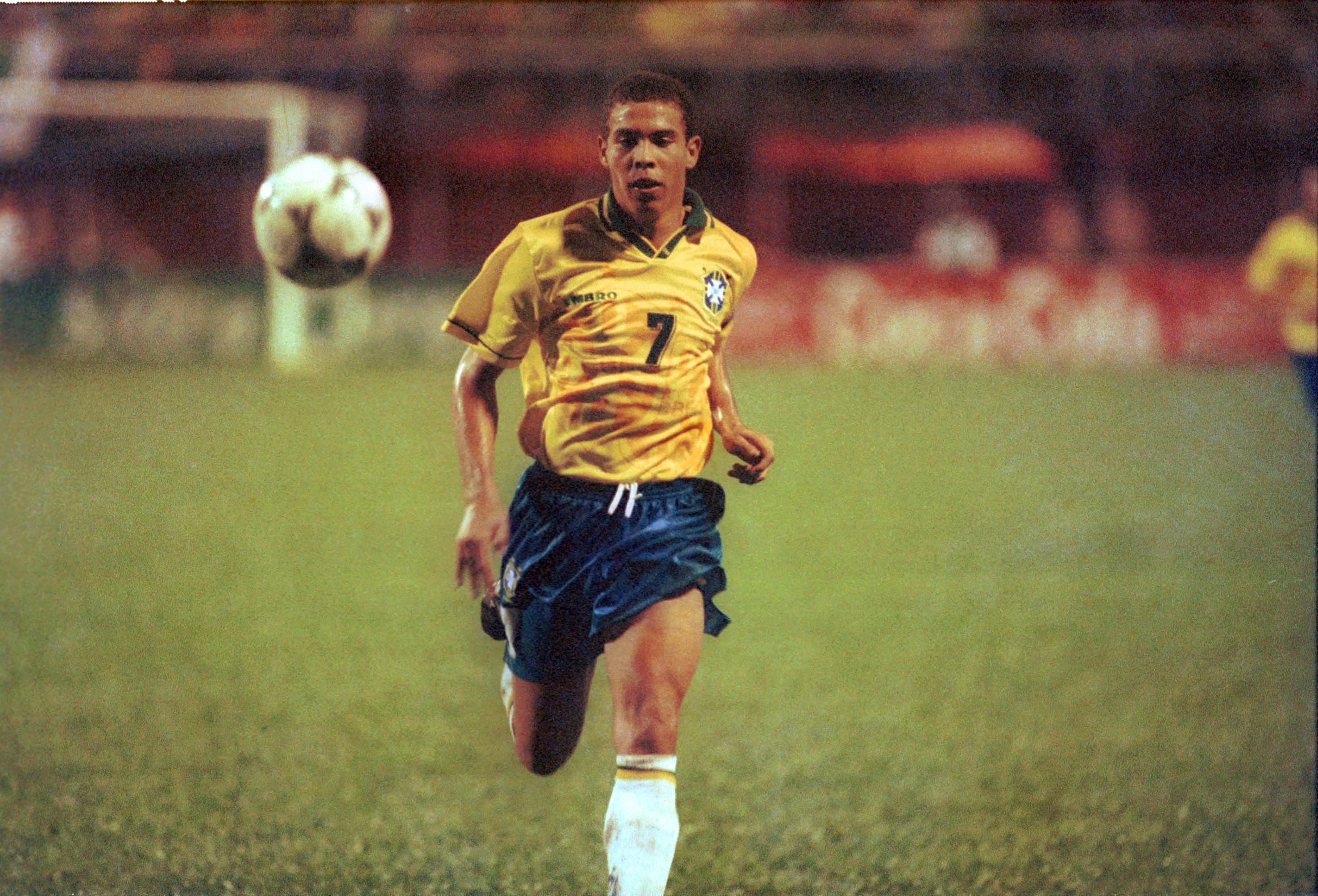 Ronaldo 50 anos: veja como foi o primeiro gol de Fenômeno pela Seleção Brasileira