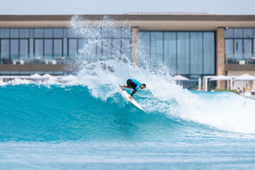 Italo Ferreira em prova da WSL