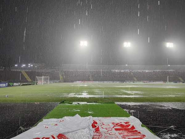Jogo entre Noroeste e Botafogo-SP, pelo Paulistão, é adiado após temporal