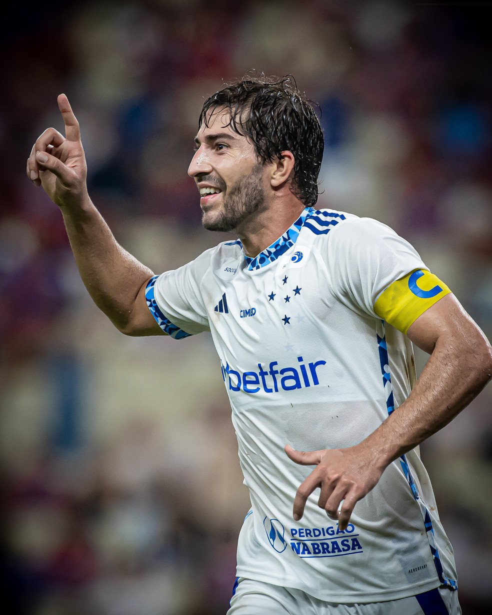 Lucas Silva comemora gol do Cruzeiro — Foto: Gustavo Aleixo/ Cruzeiro