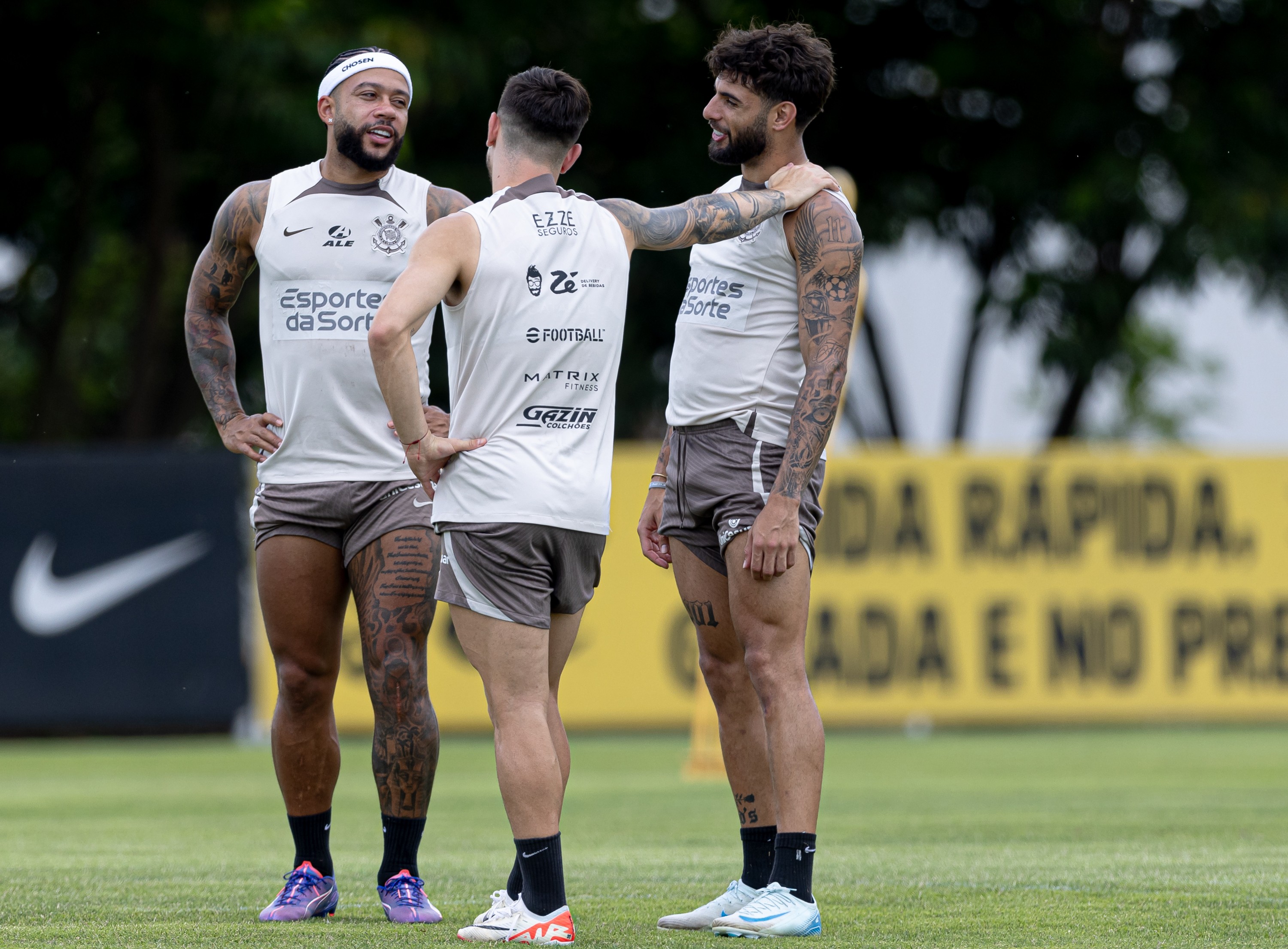 TRIO DESTAQUE FICA? Corinthians quer permanência de Garro, Yuri e Memphis, mas surgem concorrentes