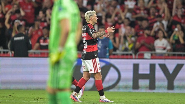 Flamengo vence o Cruzeiro e avança na Libertadores