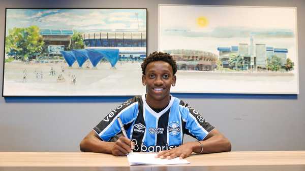 Jovem talento Gabriel Mec firma contrato profissional com Grêmio; confira os detalhes