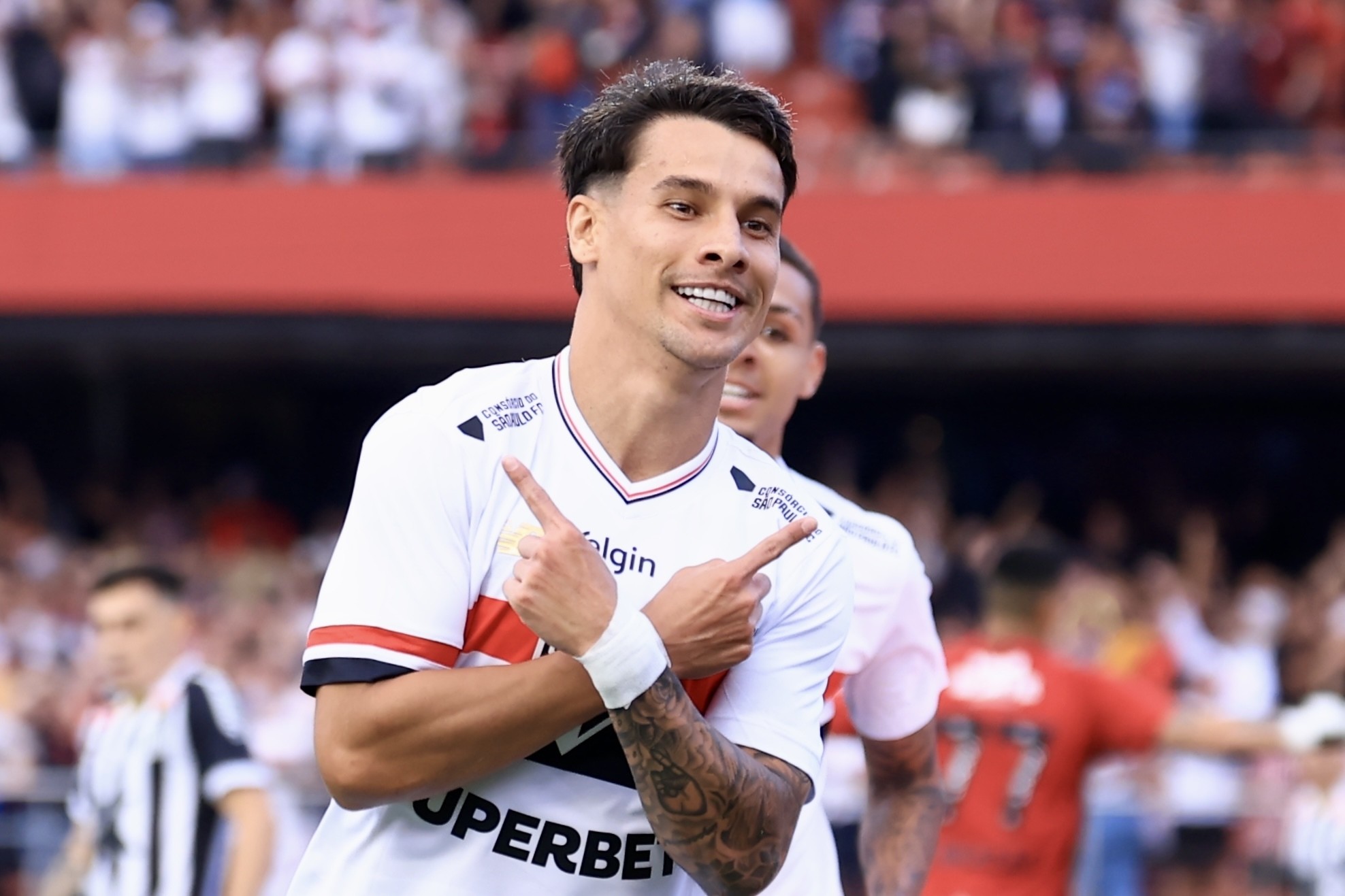 Quais são os clubes ainda invictos no Campeonato Brasileiro?