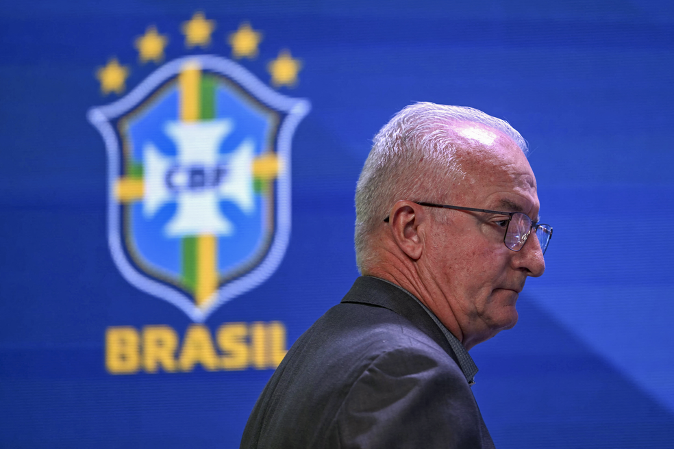 Dorival Júnior na convocação da seleção brasileira para duelos em setembro — Foto: AFP