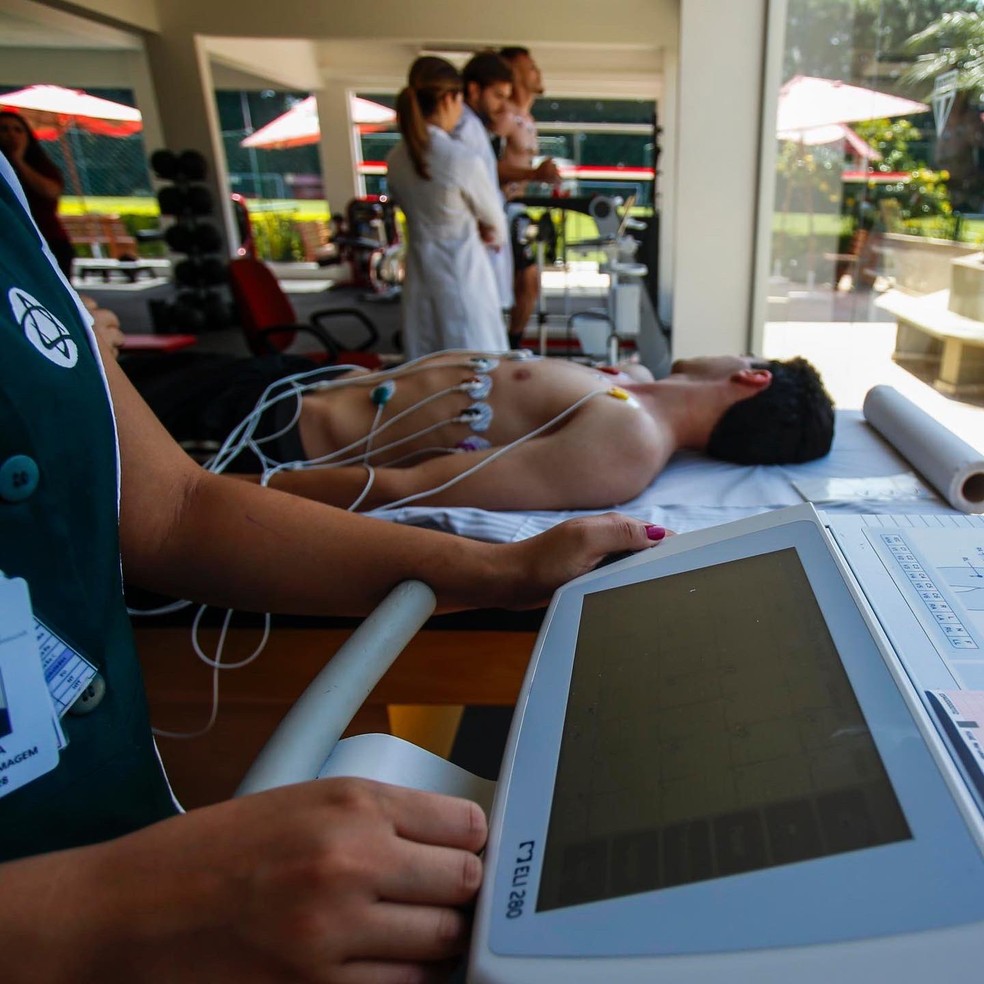 Primeira etapa de exames no São Paulo ocorreu neste feriado de 15 de novembro — Foto: Miguel Schincariol / saopaulofc