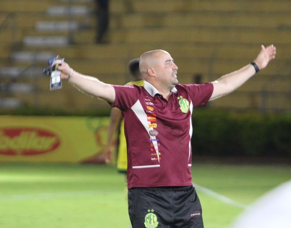 Primeira demissão de técnico em 13 anos dá certo e Mirassol arranca para  estreia histórica na Série B, mirassol