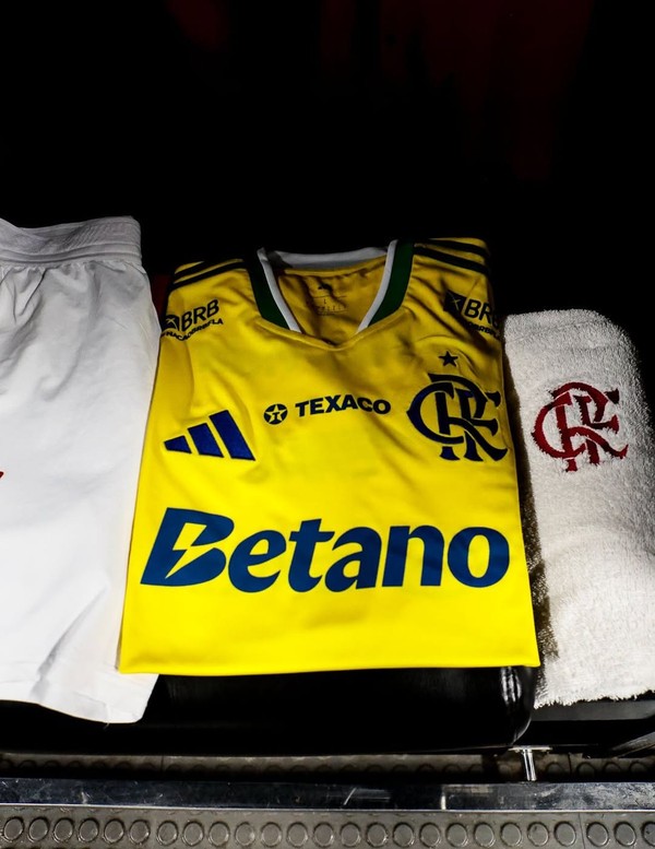 Novo manto! Flamengo lança nova camisa amarela em homenagem ao Brasil na Copa de 2026.