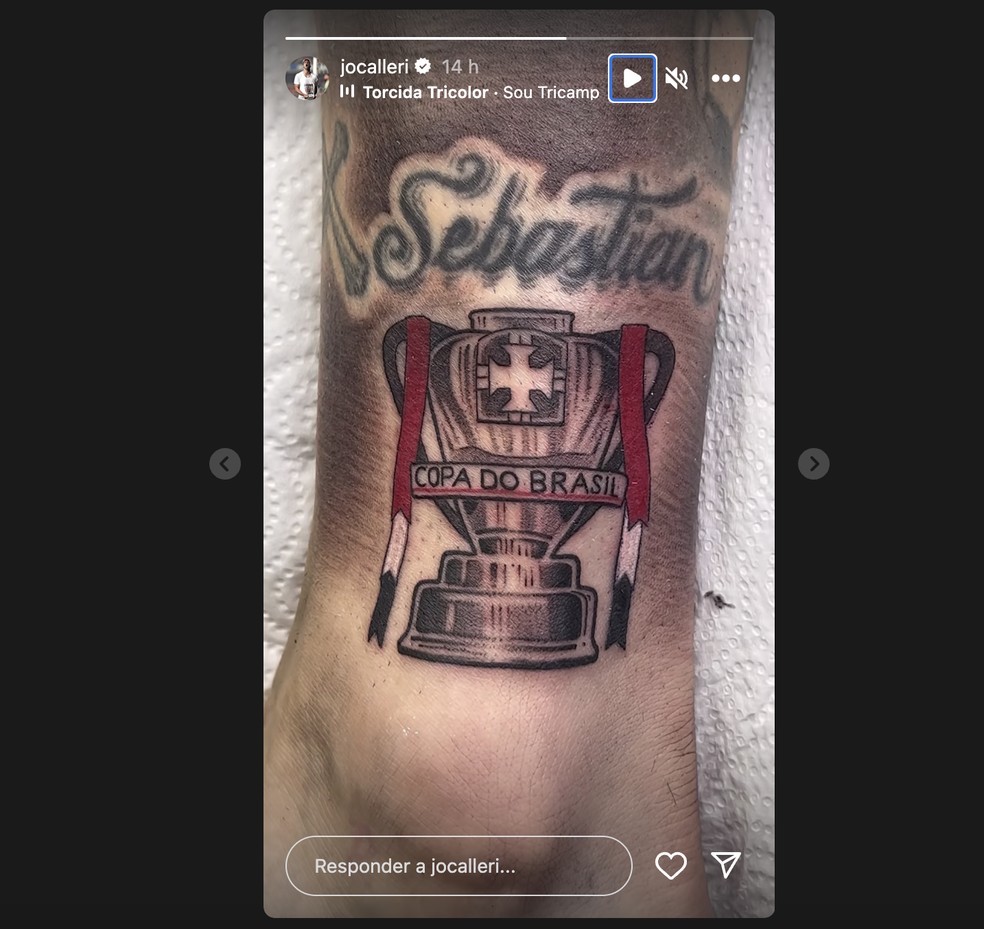 Calleri faz tatuagem da taça da Copa do Brasil — Foto: Reprodução / Instagrma