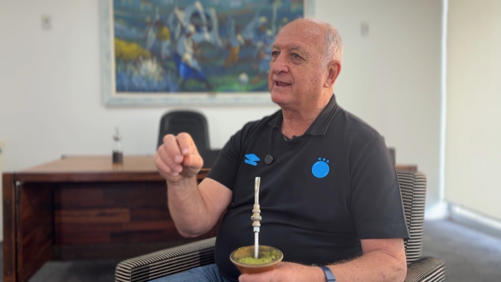 Felipão analisa 2025 do Grêmio e apoia continuidade de Mano.