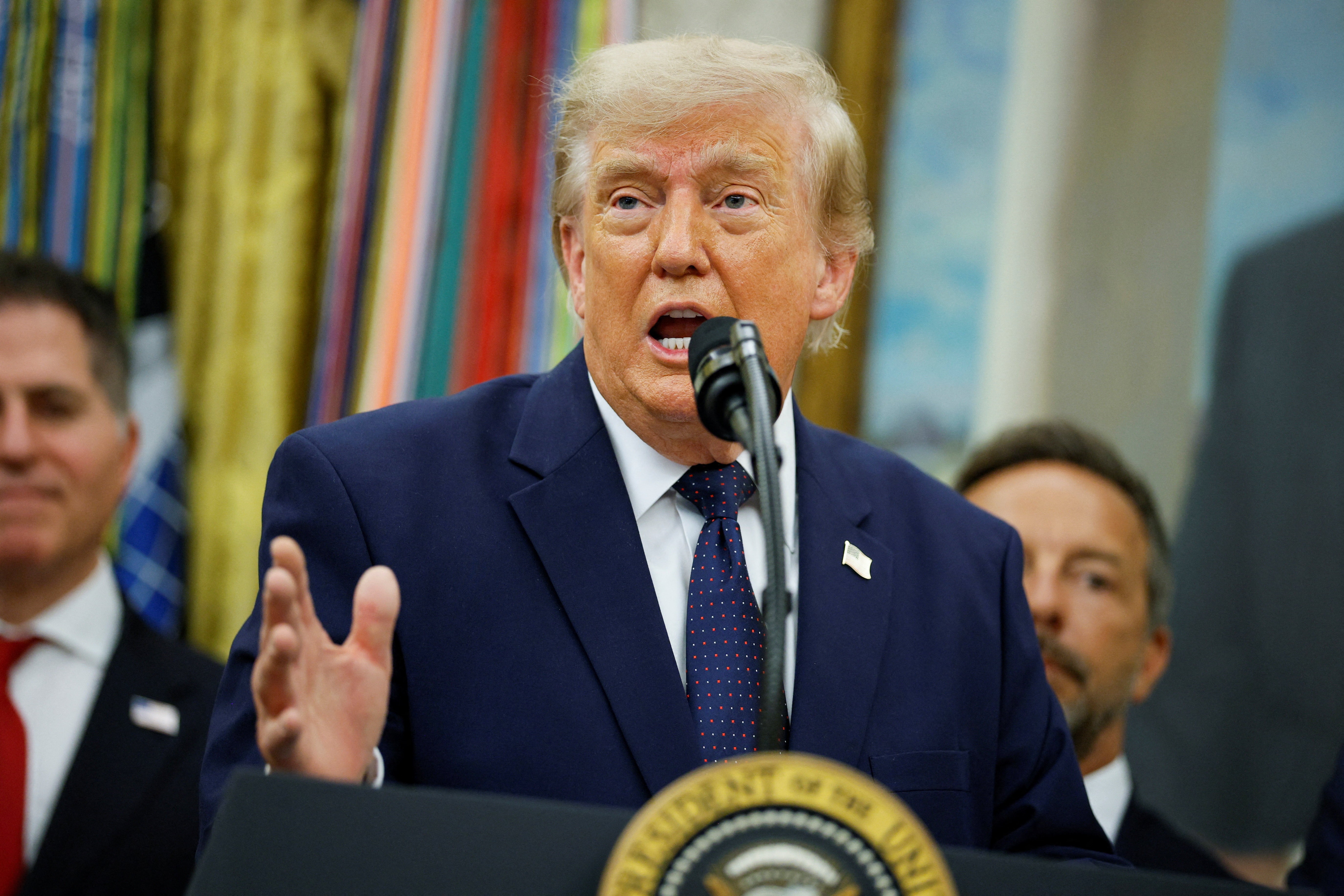 Trump confirma pedido à Fifa por Balogun e critica árbitro brasileiro: "Um pouco suspeito"