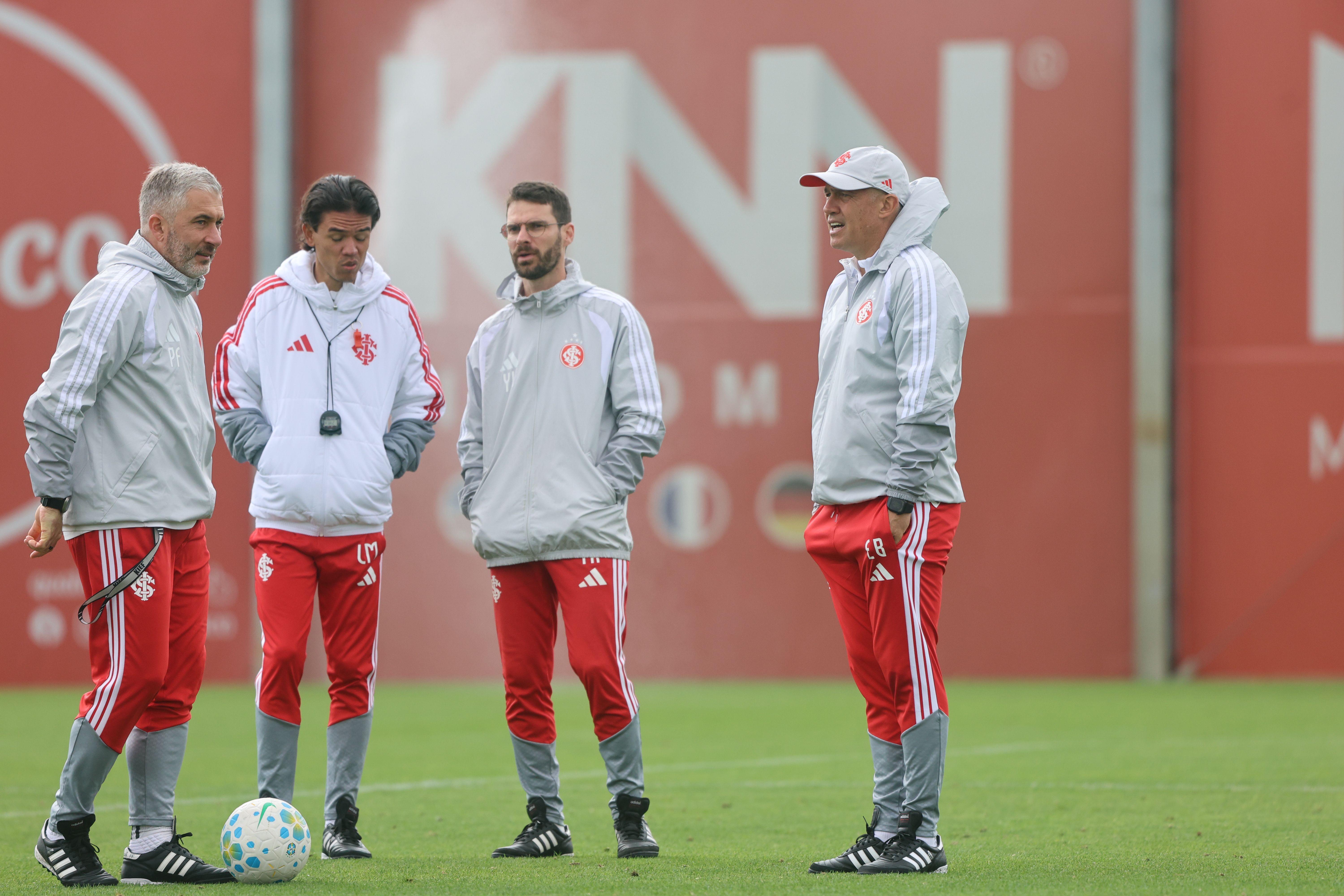 Bastidores: as ideias de Eduardo Baptista para a estreia no Inter  | Ge