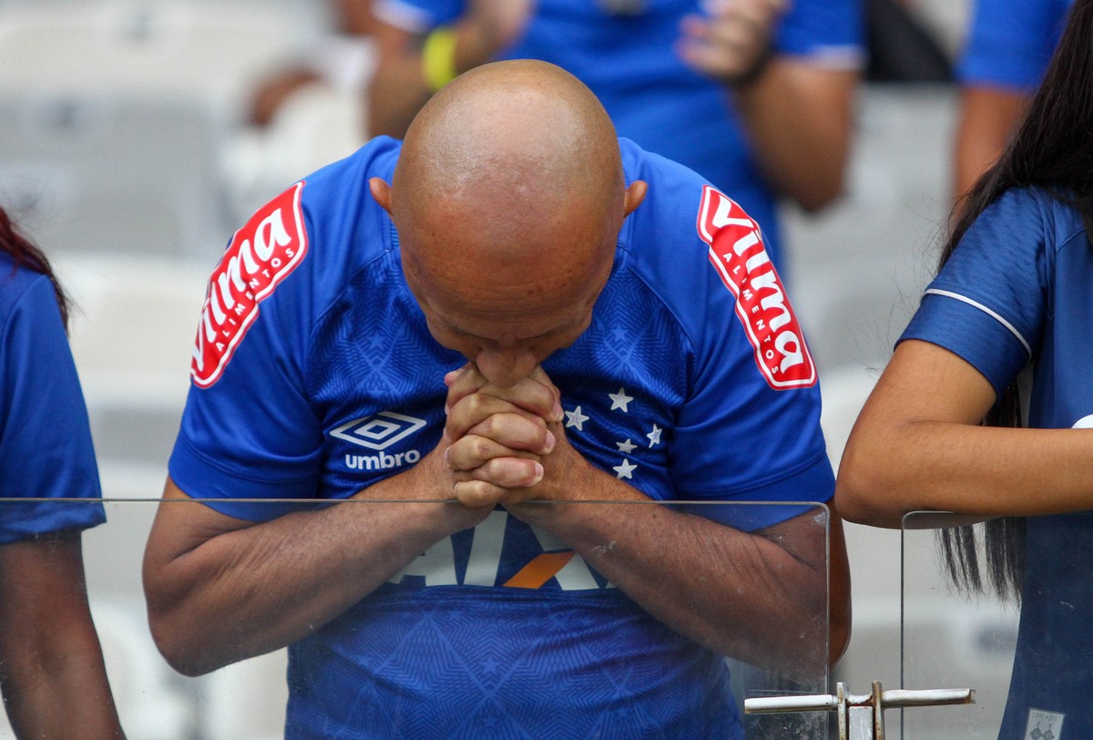 Cruzeiro despenca para o 15º lugar e cola na zona de rebaixamento