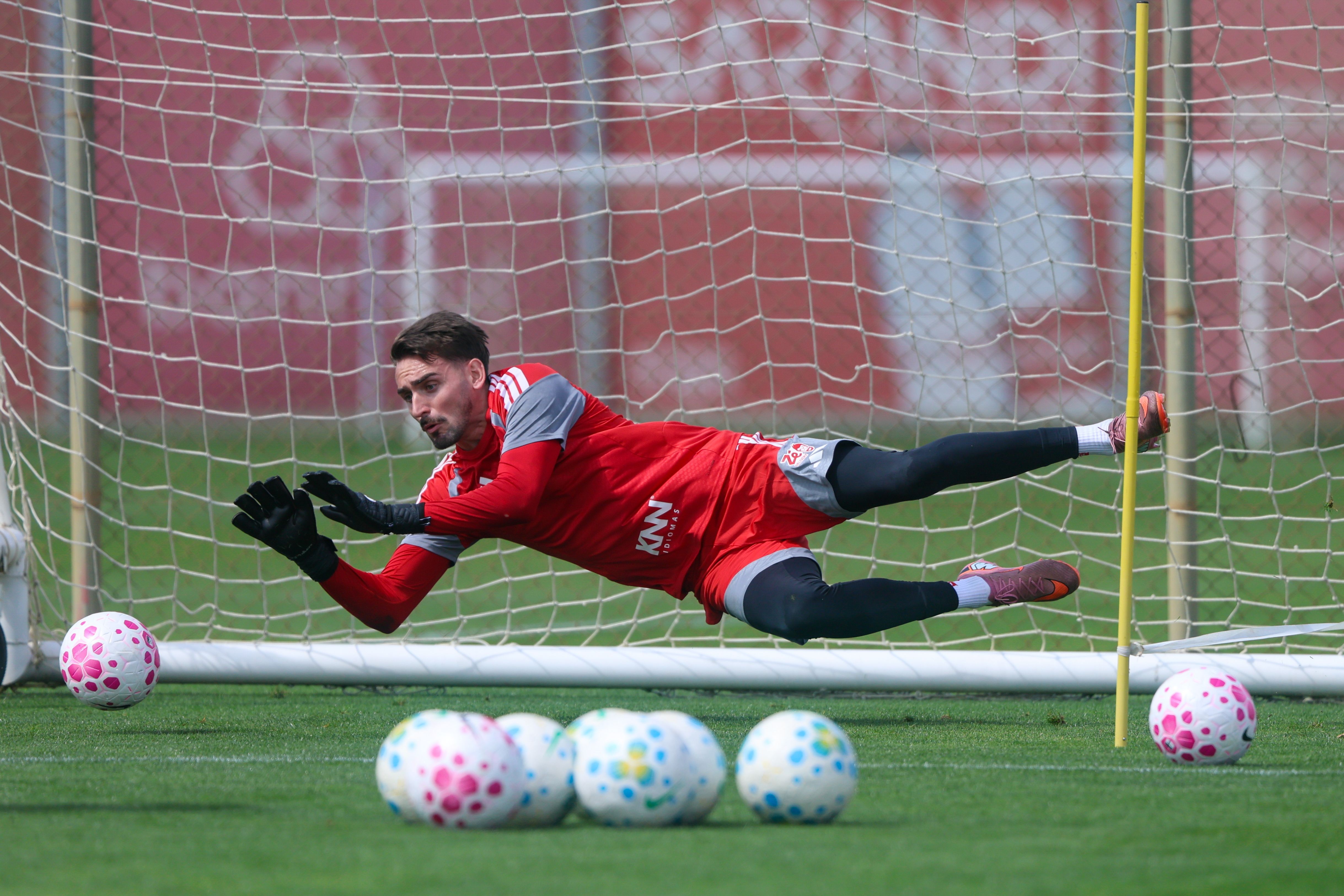 Maripán e Anthoni participam de treino do Inter e devem reforçar time contra o Botafogo