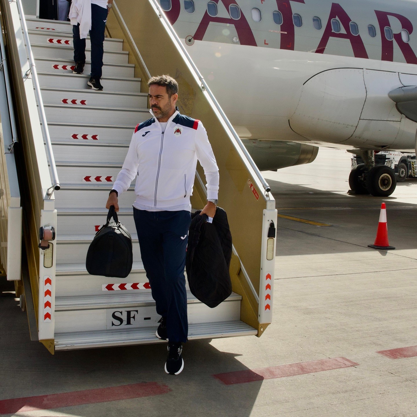 Cruzeiro define estratégia com Artur Jorge e se prepara para duelo decisivo contra o Santos no Mineirão