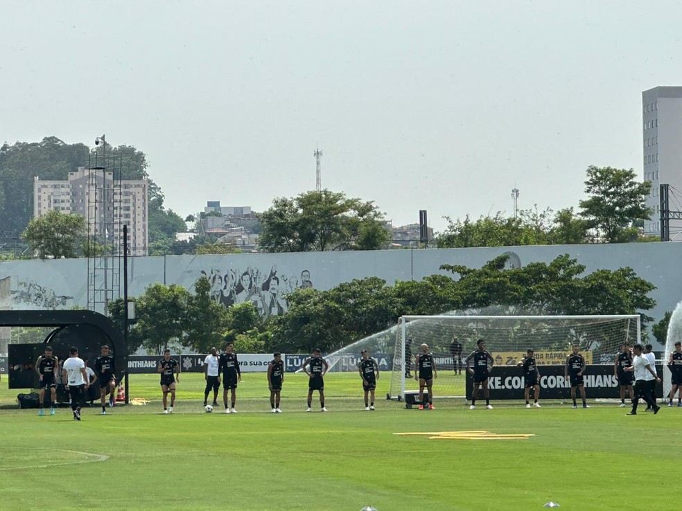 Treino do Corinthians no CT Joaquim Grava — Foto: Ana Canhedo
