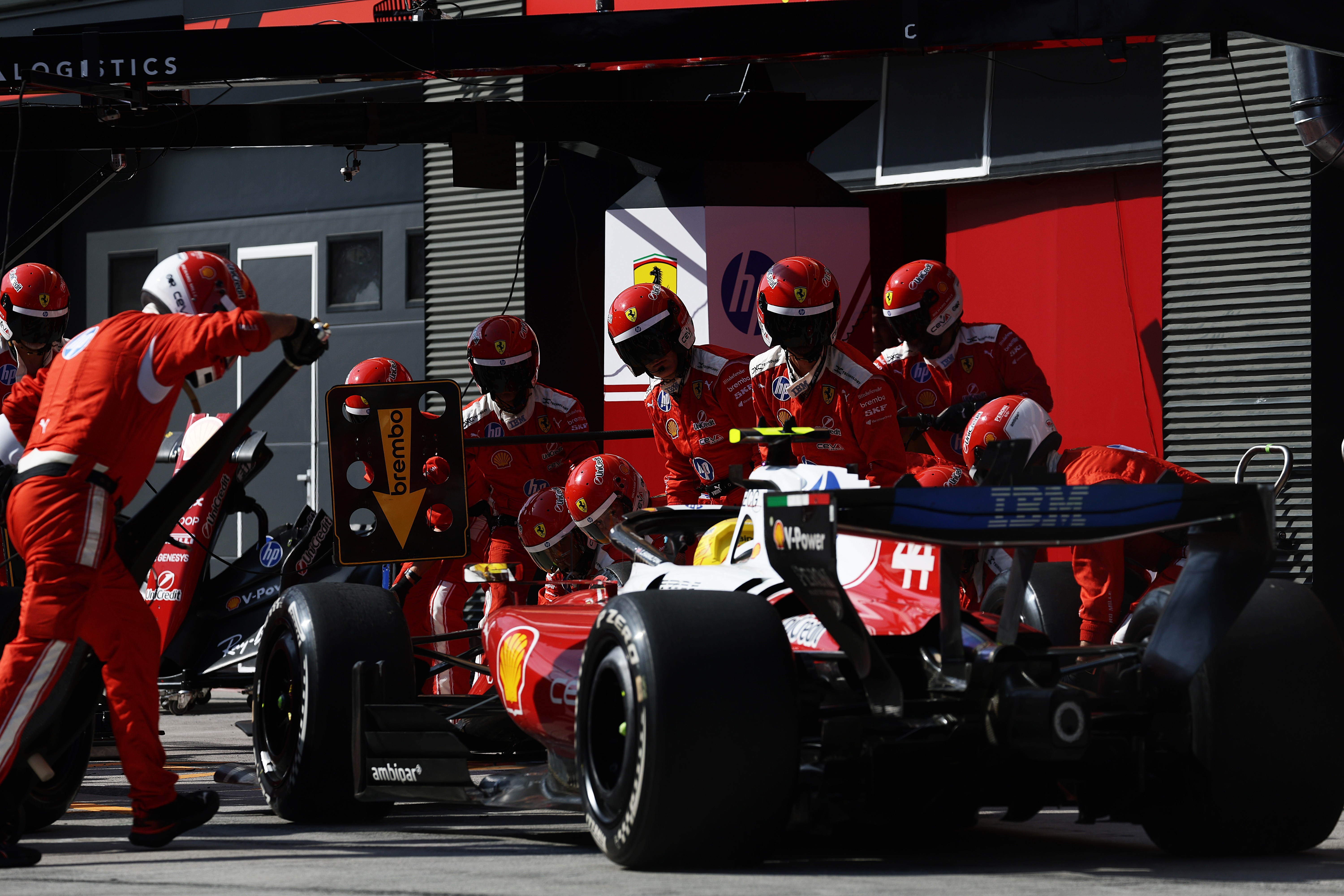 Hamilton questiona pit stop na Hungria: "Não devia ter parado"