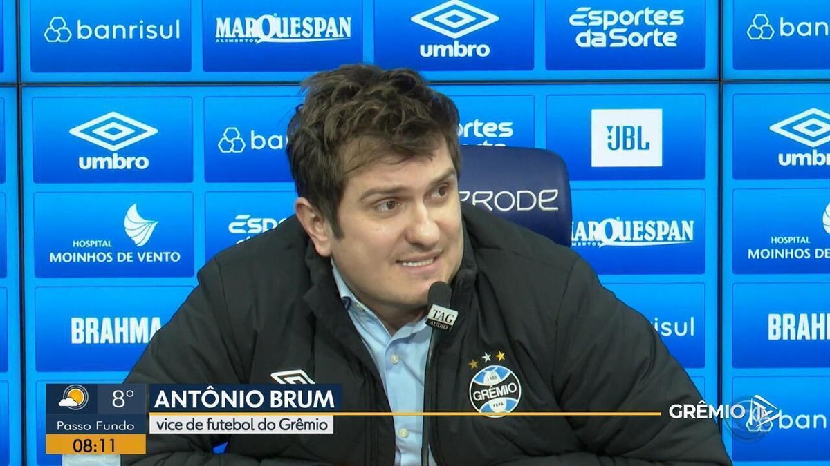 Renato mantém postura firme sobre renovação com o Grêmio em meio a propostas.