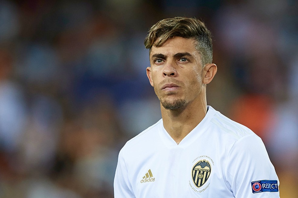 BOMBA: Zagueiro rescinde com time turco e pode reforçar o Corinthians