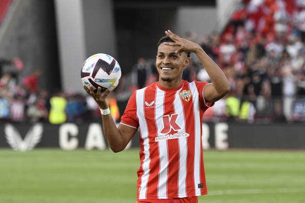 Palmeiras negocia a contratação de Lázaro, ex-Flamengo