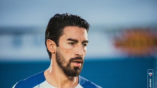 Entenda por que influenciador e jogador do Fortaleza aparecem em investigação policial no Corinthians