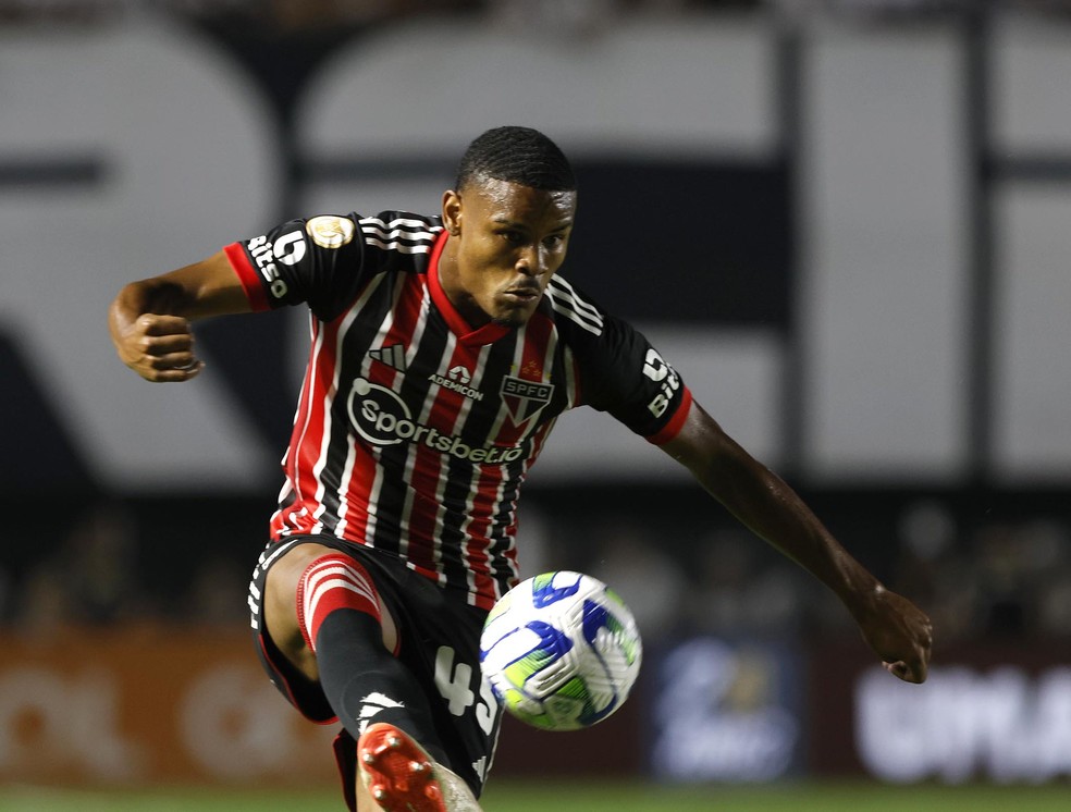 Nathan deve embalar o quarto jogo seguindo com a camisa do São Paulo — Foto: Rubens Chiri / São Paulo FC