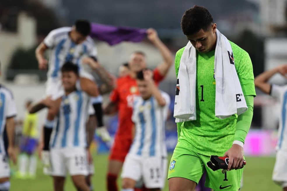 Brasil de Mycael perdeu no último jogo do Pré-Olímpico para a Argentina — Foto: AFP