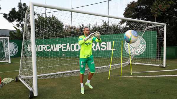 Palmeiras treina e Weverton destaca importância da Libertadores após derrota no Brasileirão