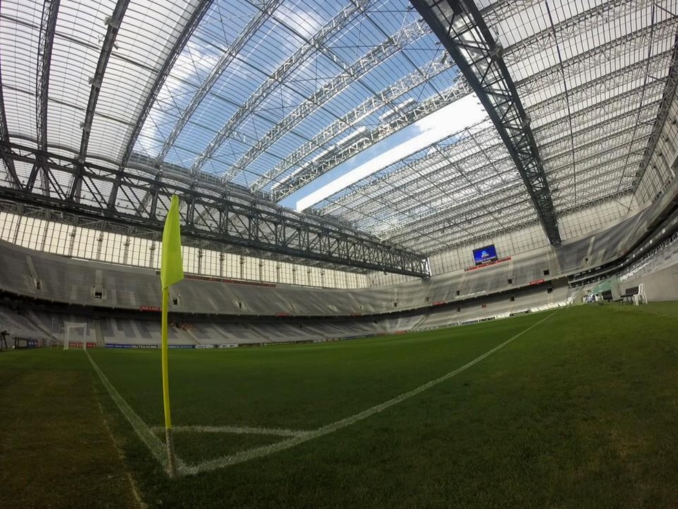Teto retrtil na Ligga Arena, do Athletico-PR  Foto: Site oficial do Atltico-PR/Divulgao