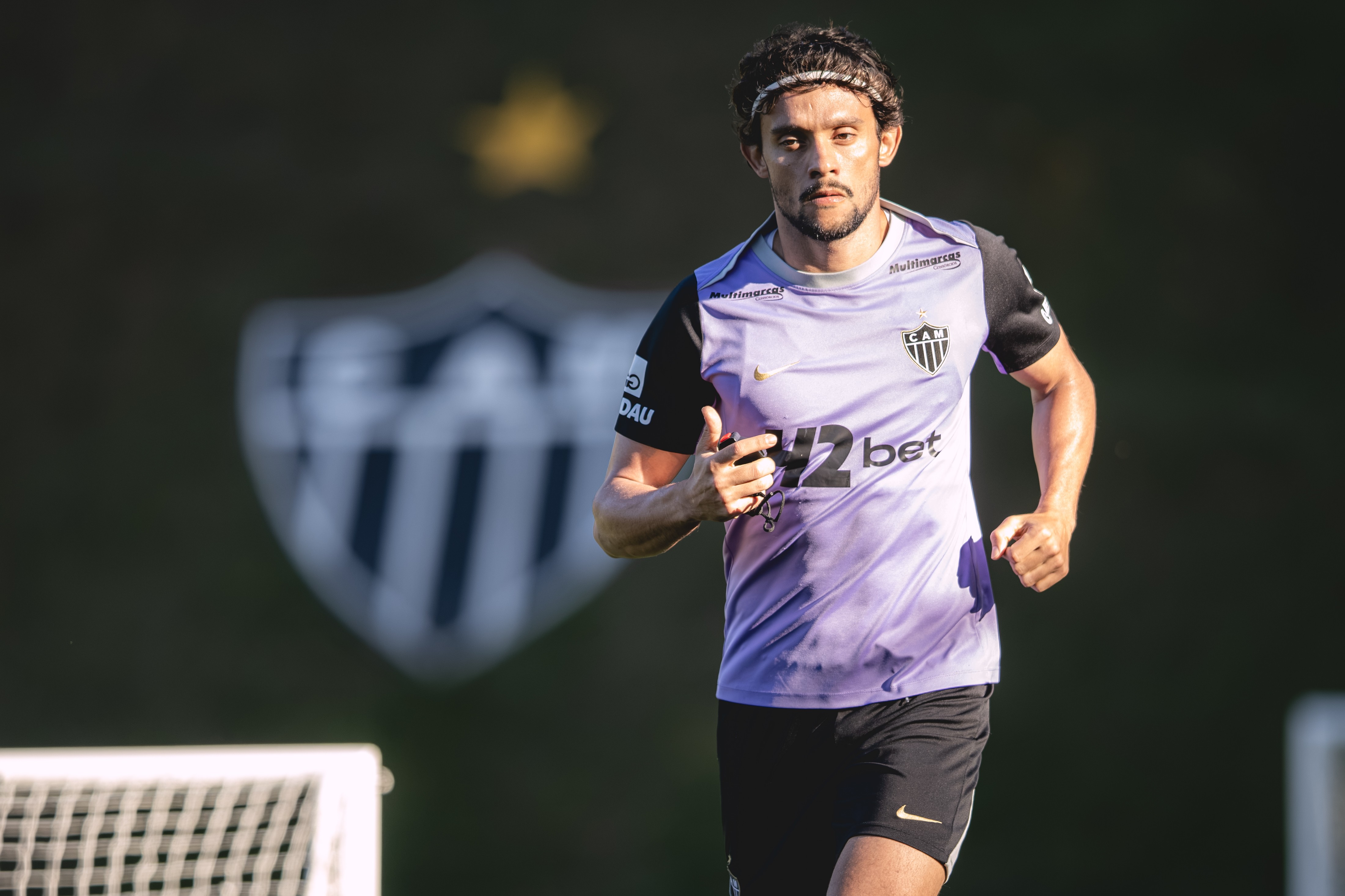 São Paulo negocia com o meia Gustavo Scarpa, do Atlético-MG