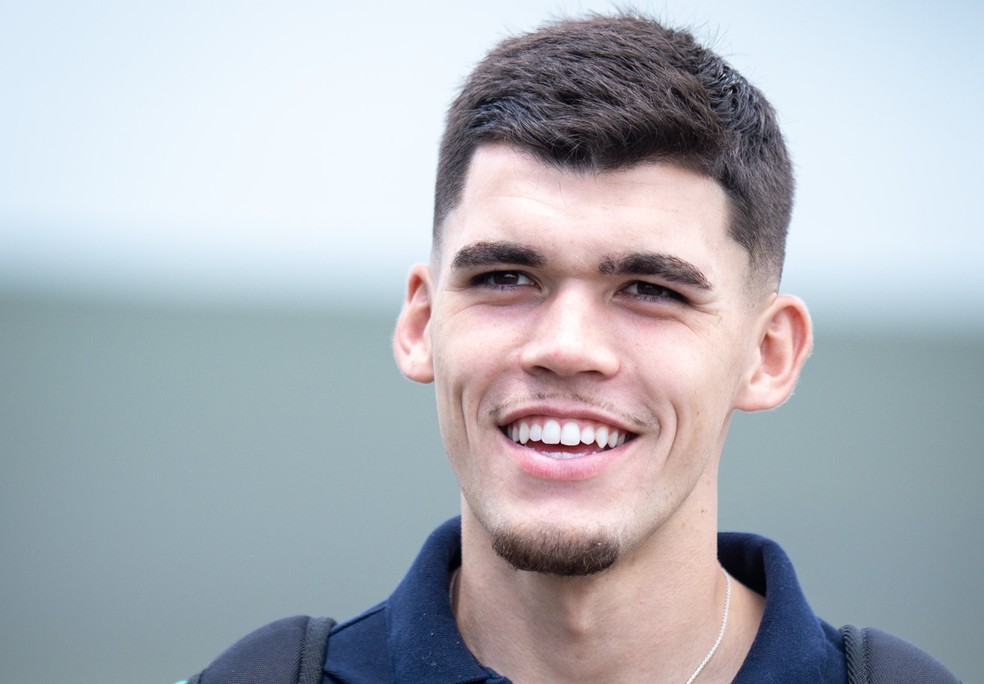 Pedro Morisco, goleiro do Coritiba, em ação.