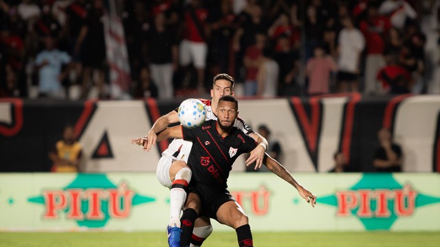 Atlético-GO e Athletico-PR se enfrentaram pela Copa do Braisl