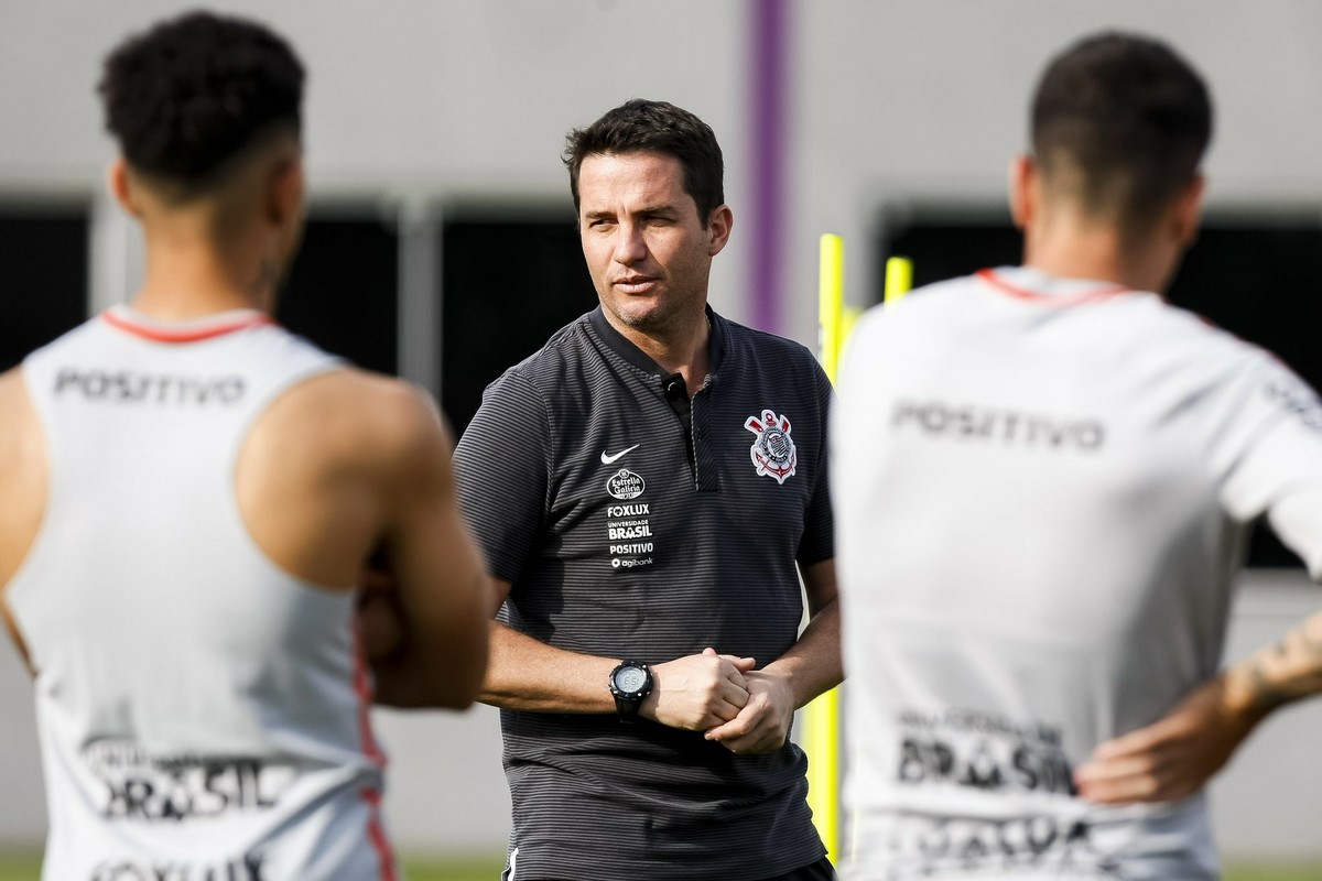 Corinthians Aguarda Dupla De Reforços Para Fechar Elenco Na Copa Do