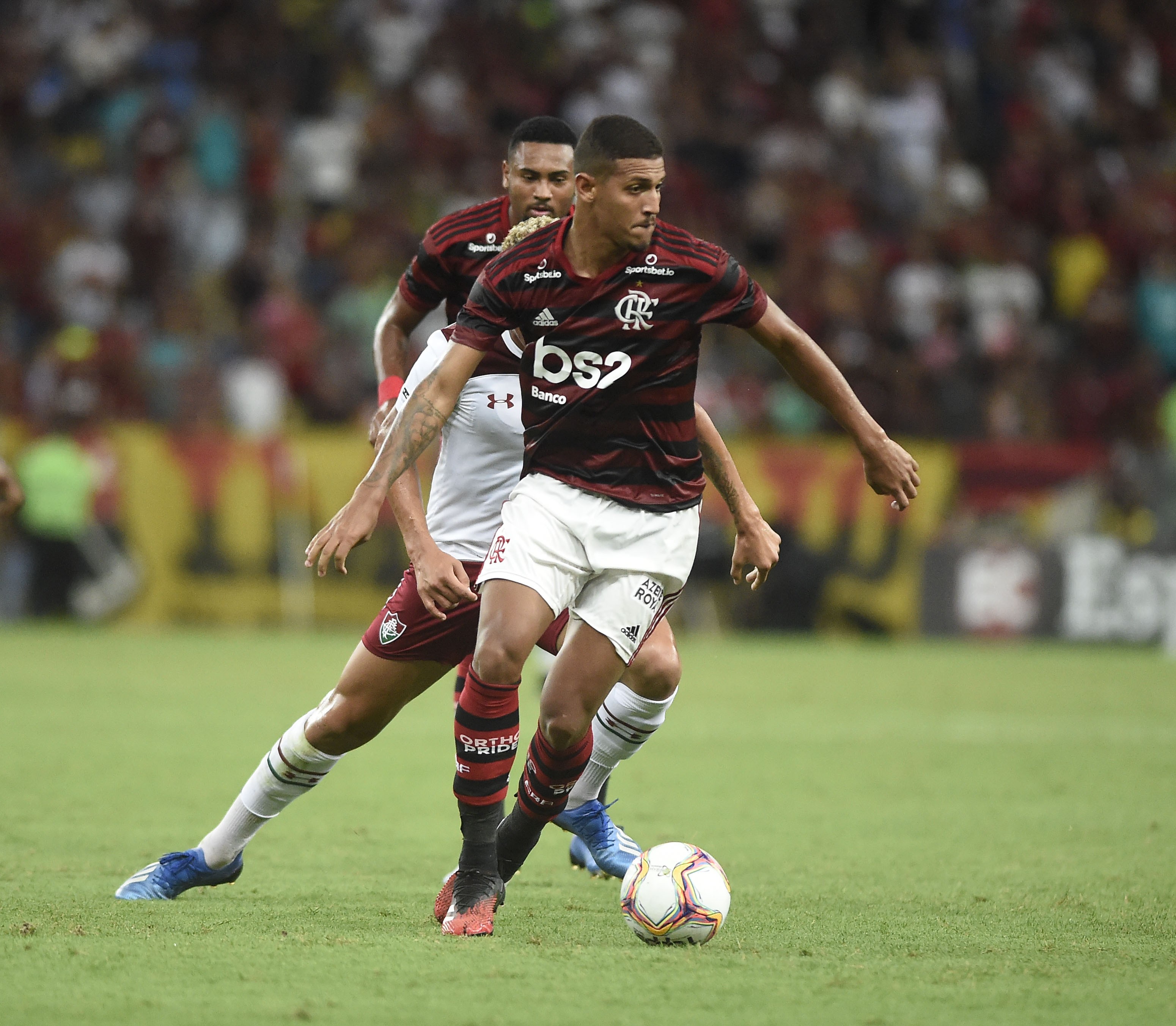 EX-FLAMENGO NA ALEMANHA! Volante, ex-Flamengo, deixa Inglaterra e reforça equipe na Alemanha